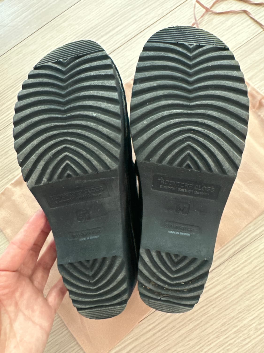 트로엔토프(Troentorp) 비트 클로그 블랙 스웨이드 상품이미지5