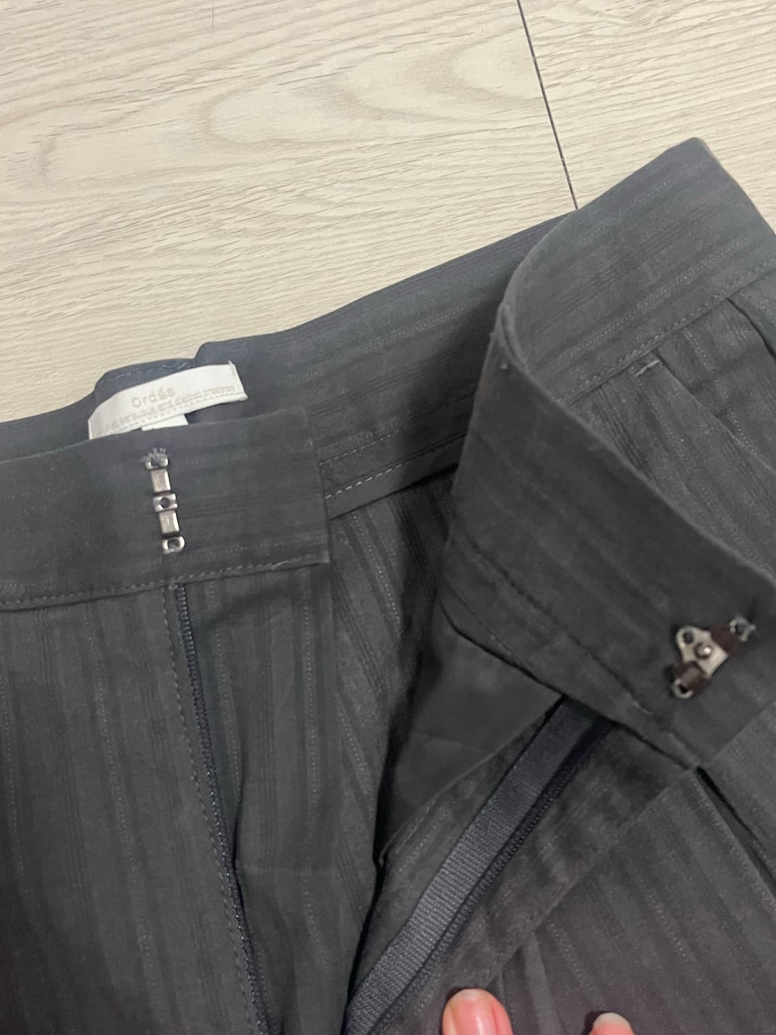 오데스 스트라이프 오버사이즈드 트라우저 상품이미지2