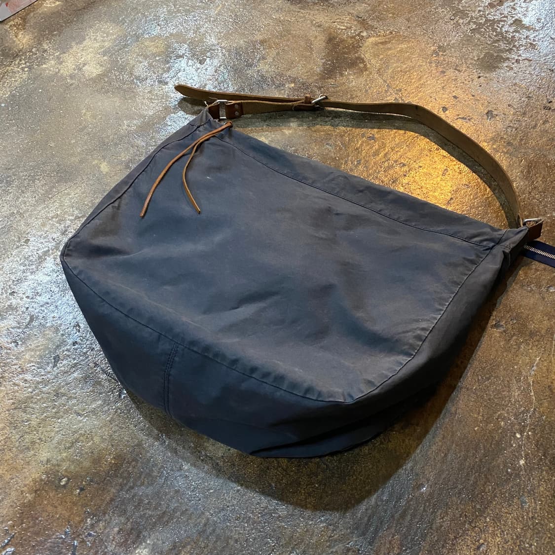 논네이티브 빈티지 가죽 스트랩 크로스백 상품이미지2