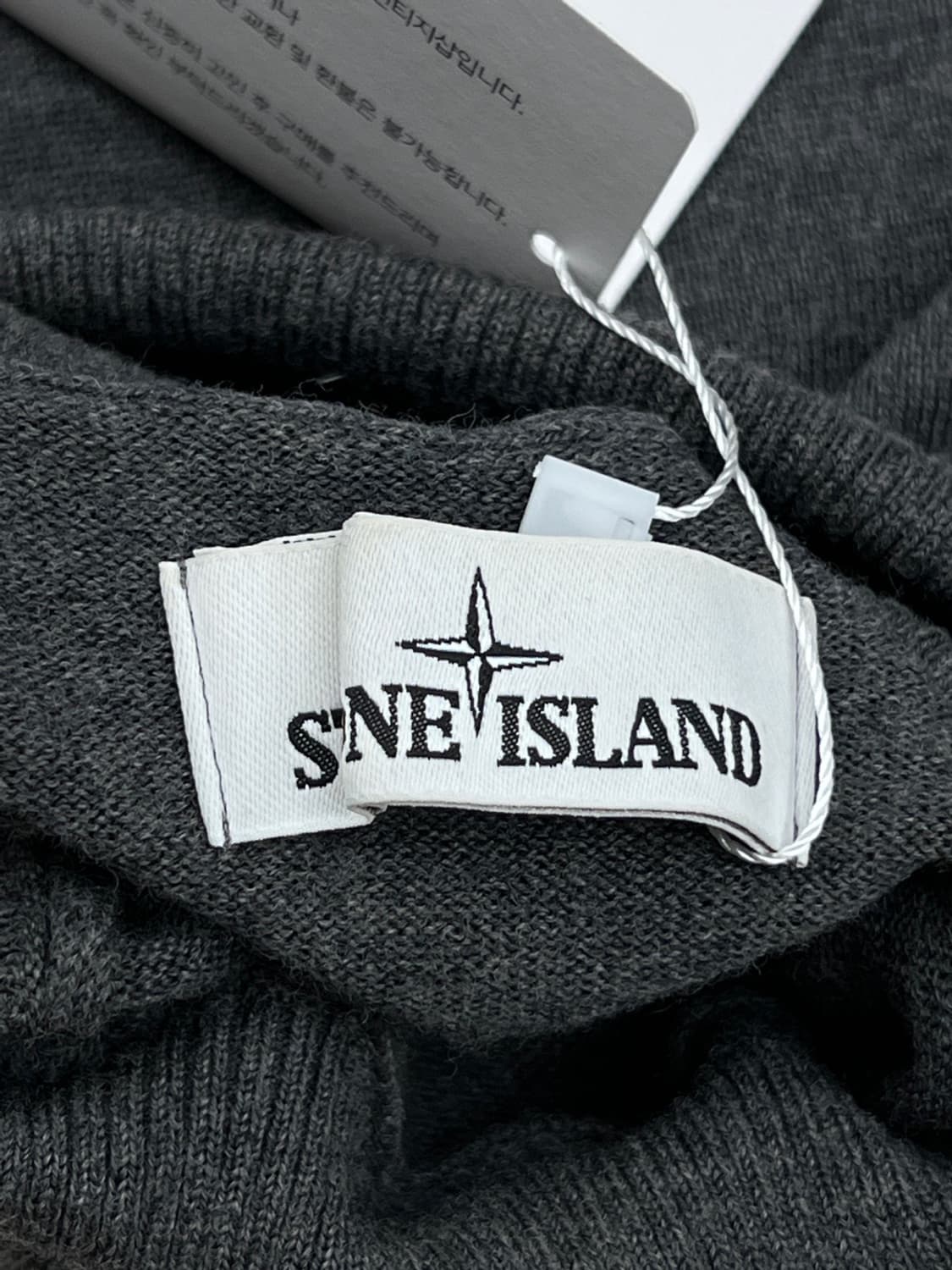 스톤아일랜드 와펜 그레이 터틀넥 니트 상품이미지7