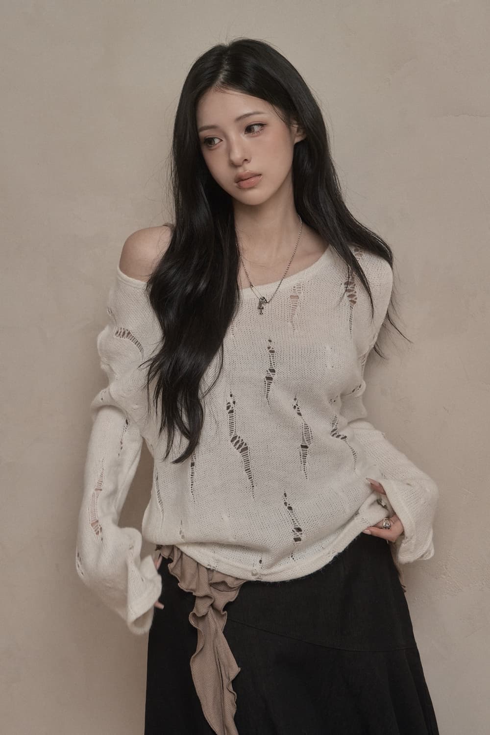 카키포인트 Damage Punching Knit (ivory) 상품이미지1