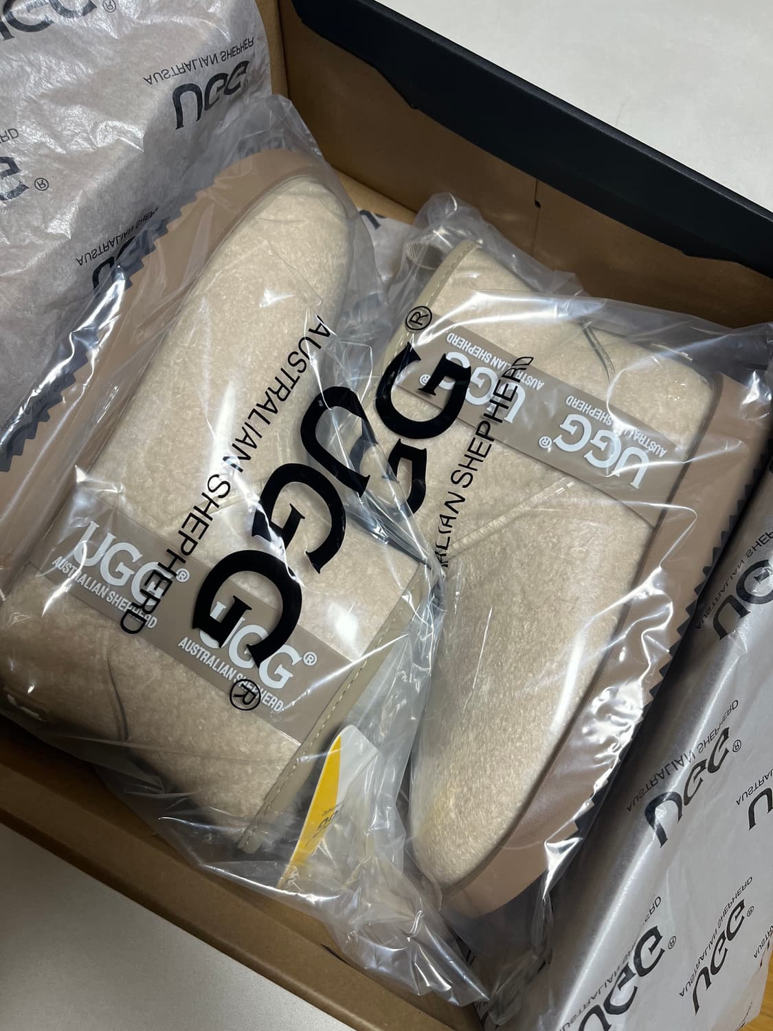 (새상품) UGG 어그 코티드 클리어 부츠 크림 상품이미지10