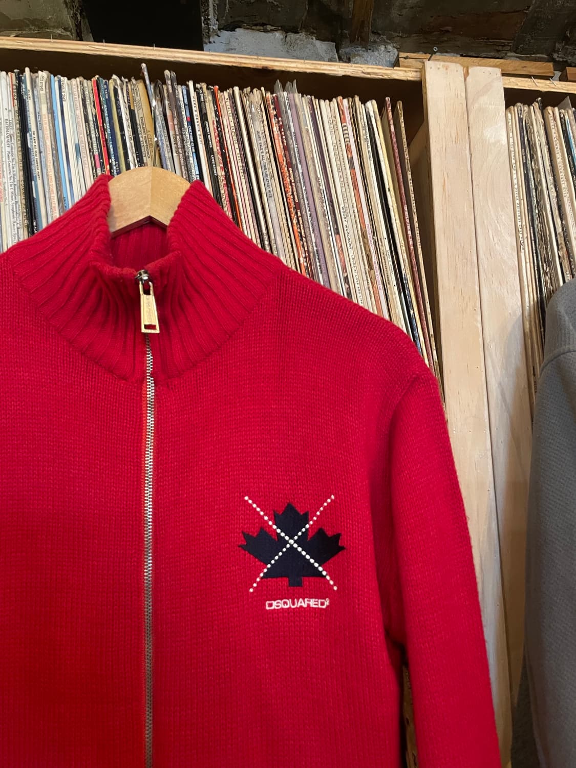 디스퀘어드 로고 자수 반폴라 니트집업 상품이미지3