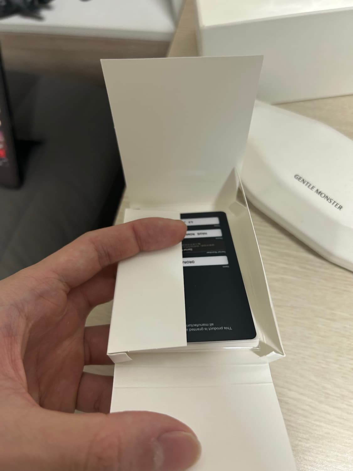 젠틀몬스터 오로라 02 상품이미지8