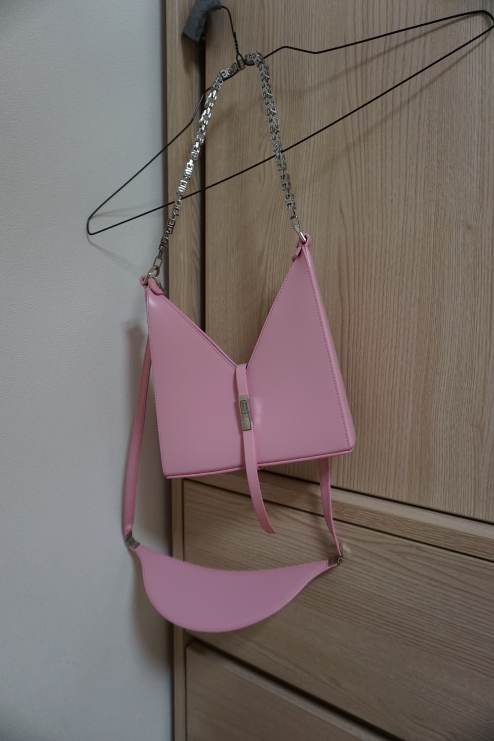 Givenchy cutout bag pink 상품이미지1