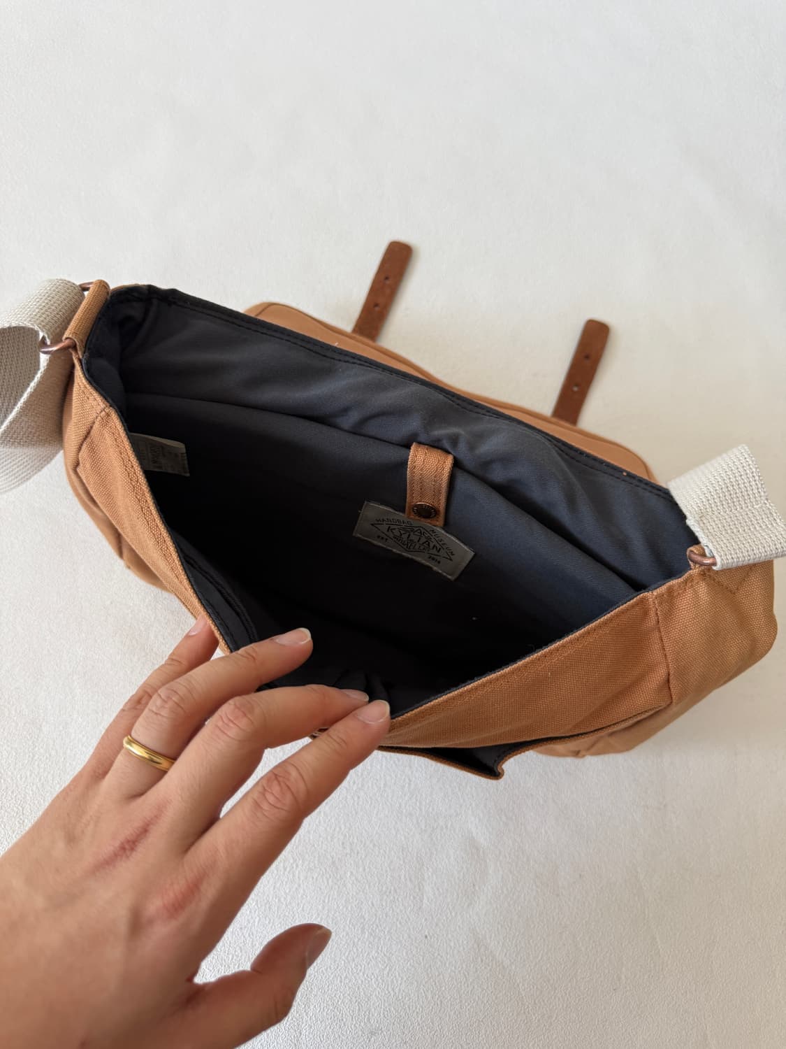 킬리안(KYLIAN) 캔버스 크로스백 상품이미지8