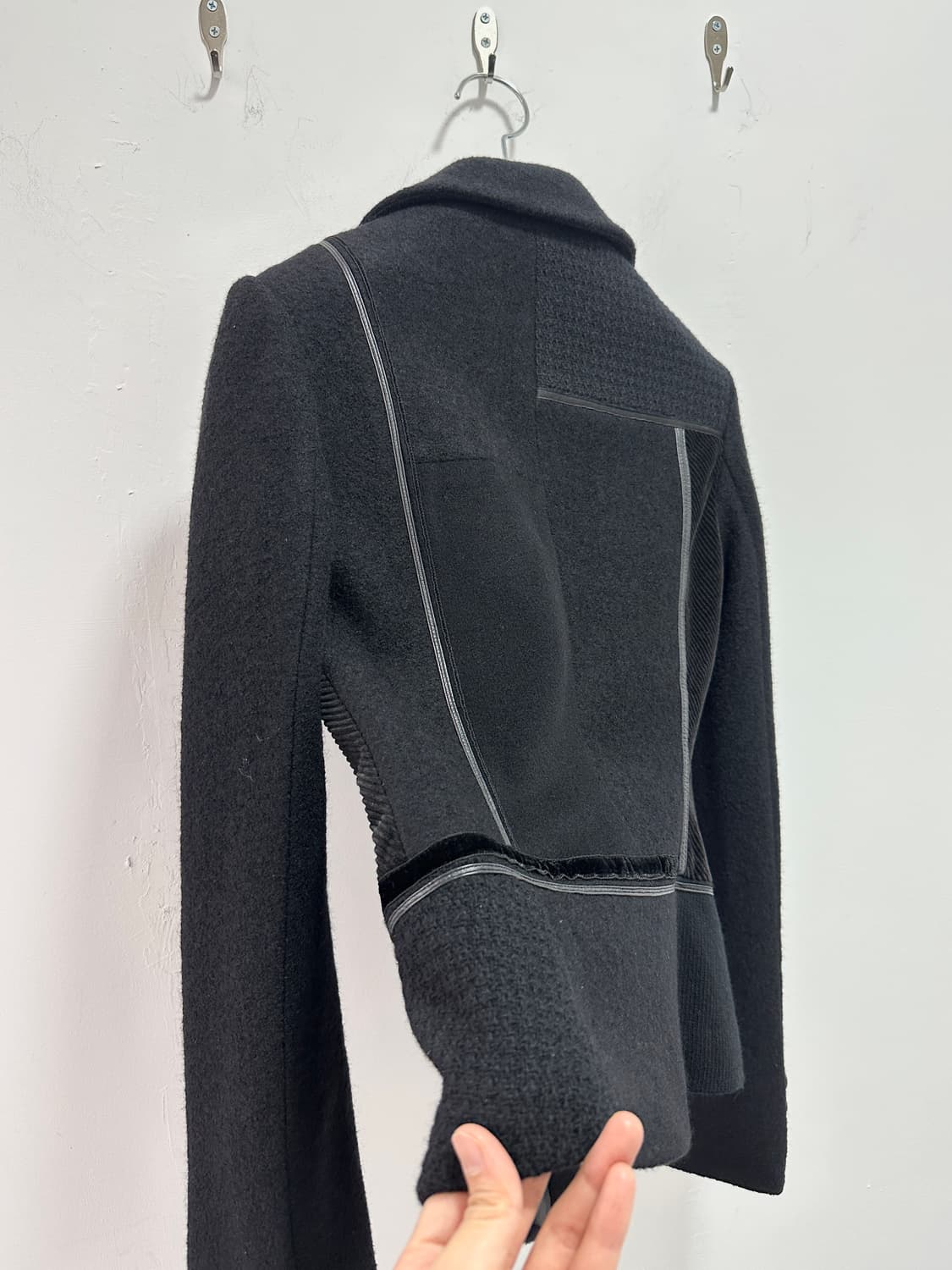 Brooch detail mixed texture jacket 상품이미지7