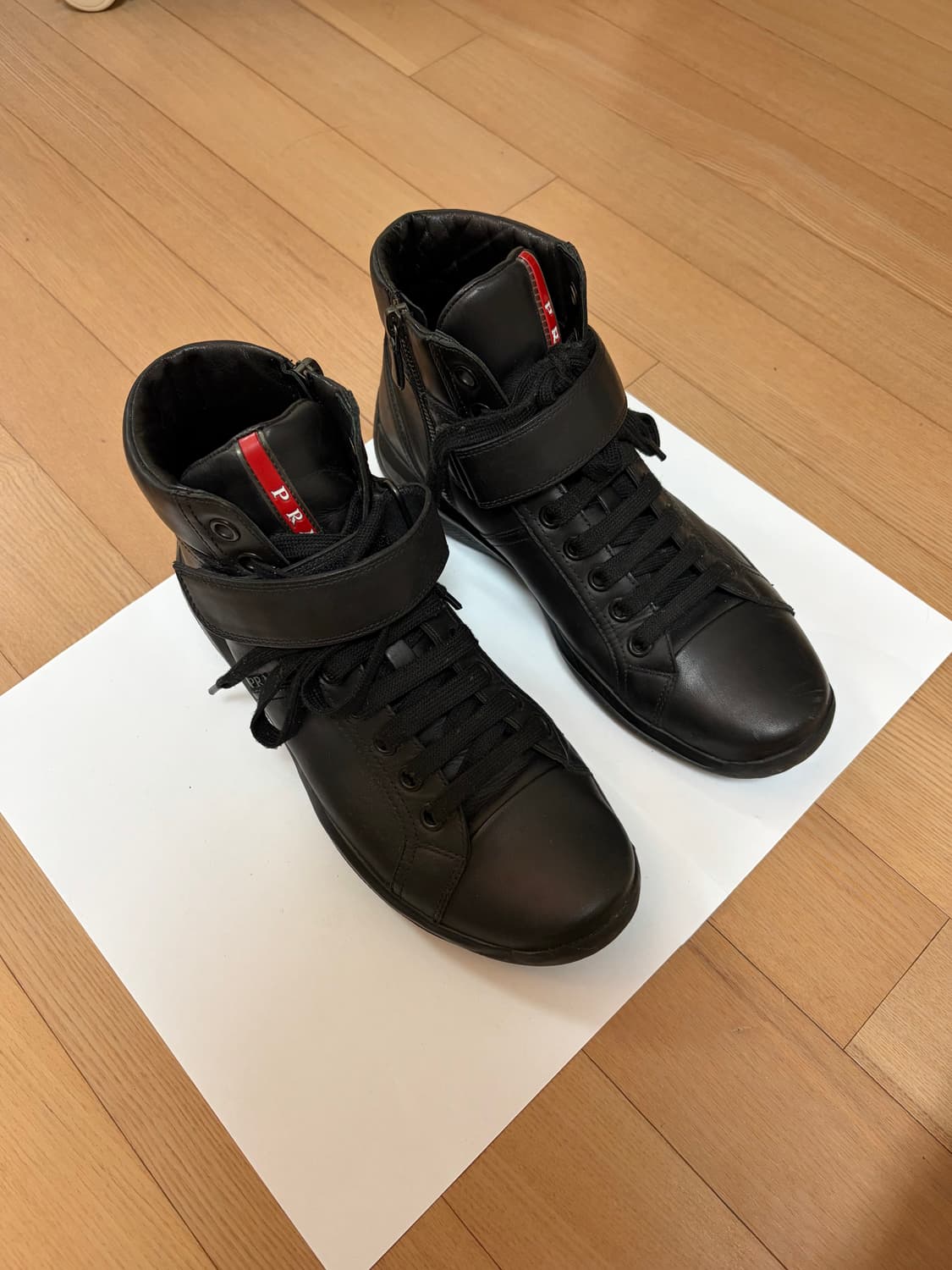 프라다 하이탑 레더 스니커즈 245 상품이미지1