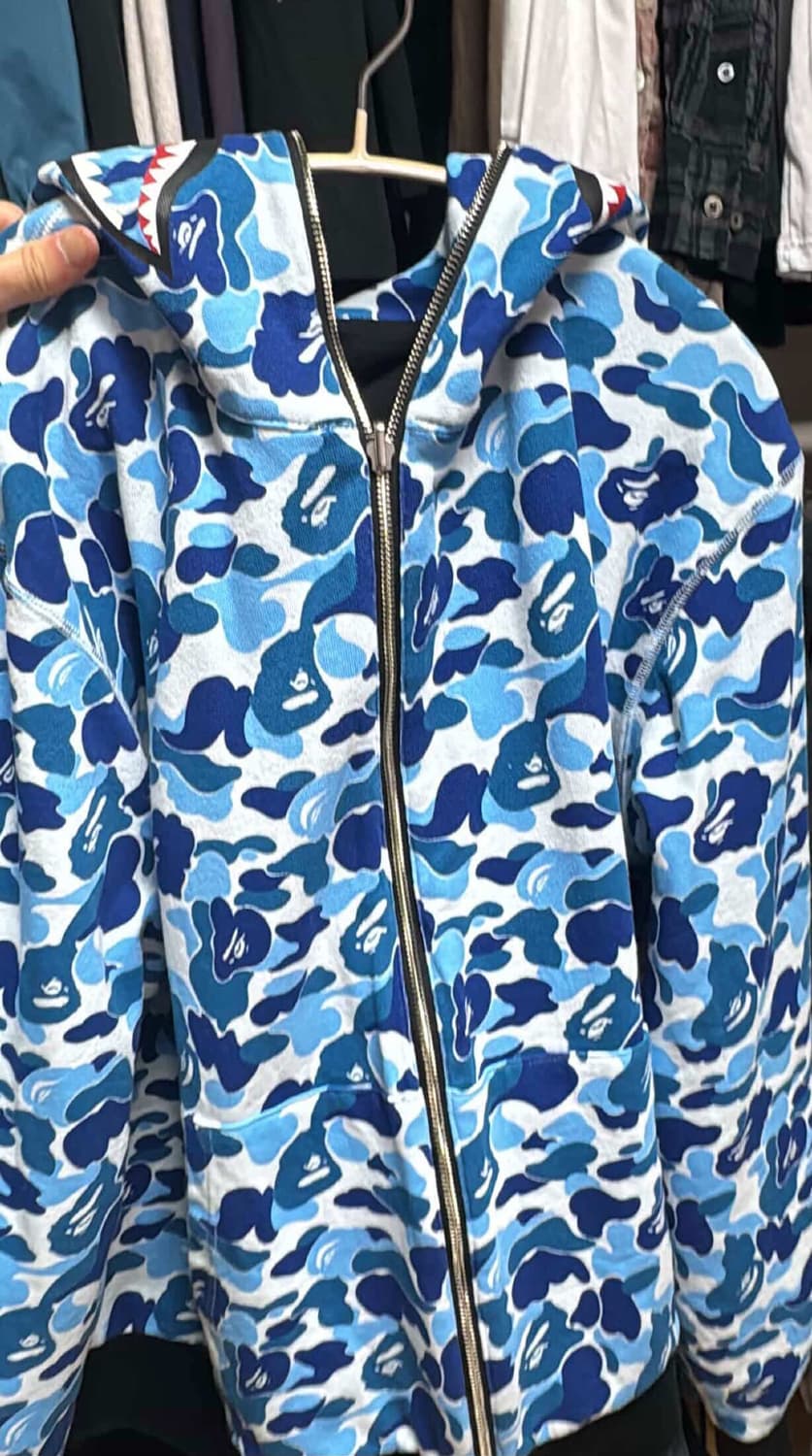 [새상품급 XL] 베이프 리버시블 샤크후드 블루 카모 상품이미지1