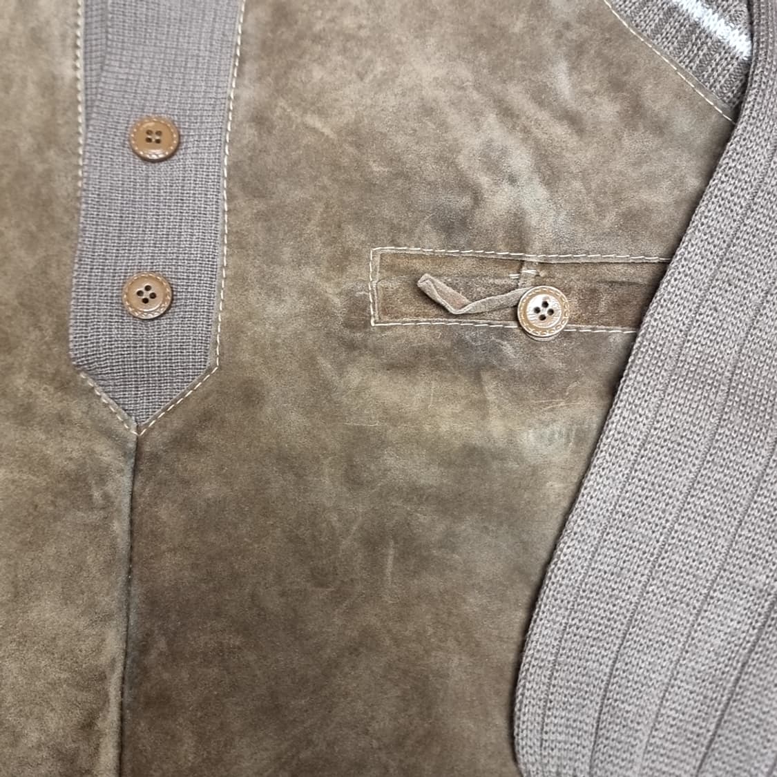 가비치gabicci 리얼소가죽스웨이드 니트 브라운 풀오버(남성S 여성L) 상품이미지2