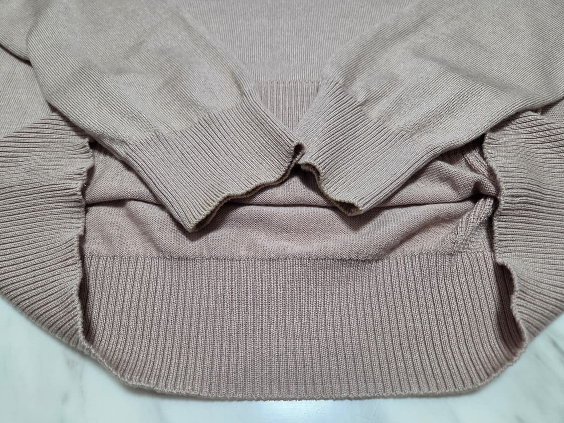 우영미 솔리드옴므 브이넥 니트 상품이미지6