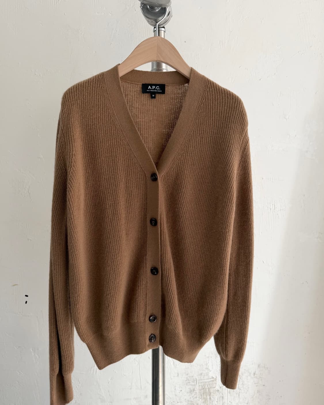 A.P.C. 아페쎄 카멜컬러 브이넥 니트 가디건 상품이미지3