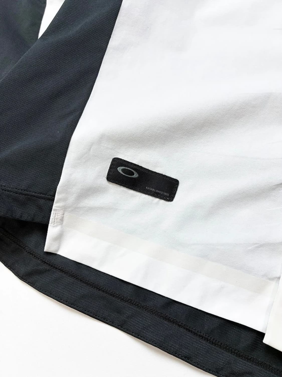 오클리 스컬 재팬 싱크로니즘 LS 셔츠 PN5317 상품이미지4