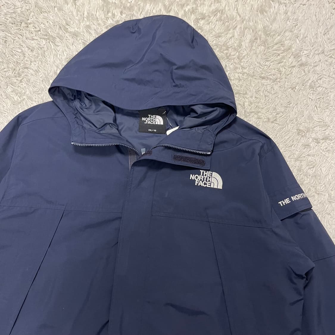 The North Face navy windbreaker 상품이미지5