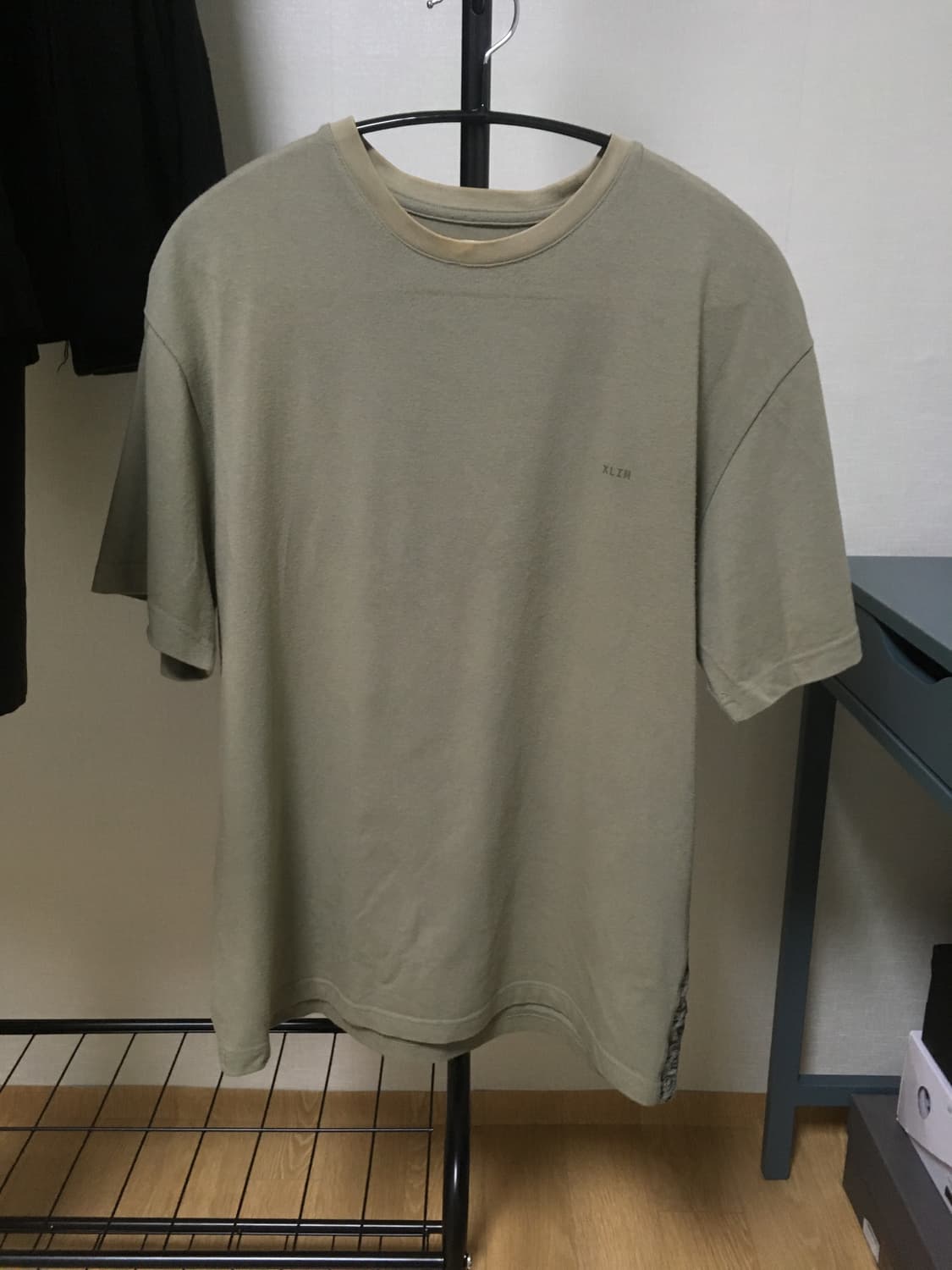 엑슬림 EP.01 SYNOPSIS 01 T-SHIRTS 상품이미지3