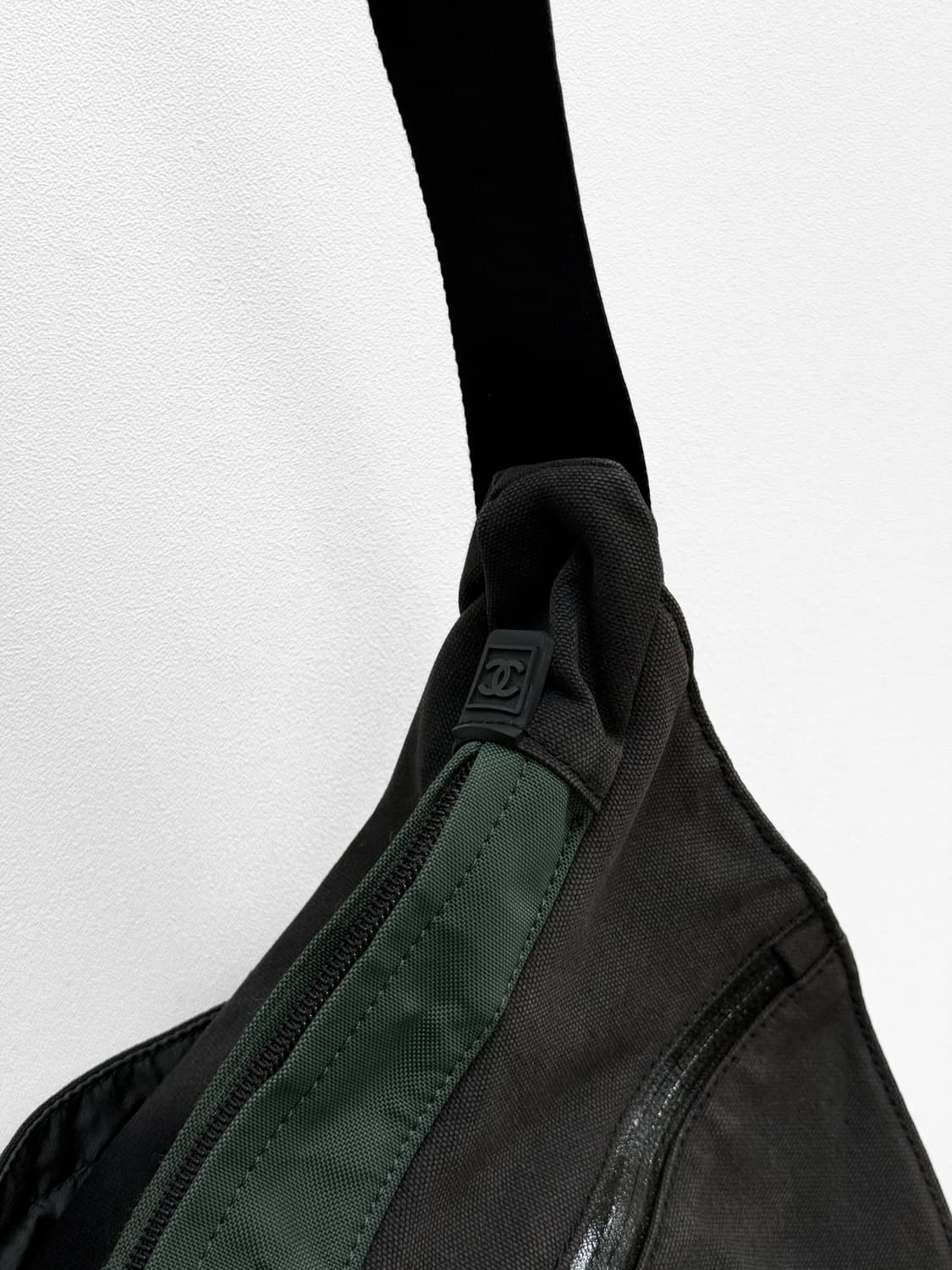 CHANEL Sports Canvas Crossbody Bag 상품이미지7