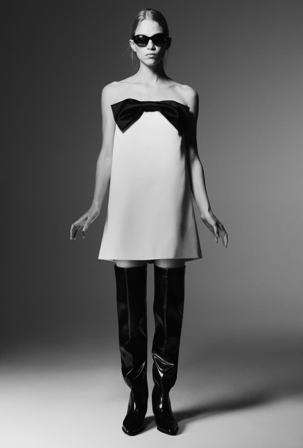 리본 프런트 스트랩리스 드레스 (나야와시님 픽) 상품이미지1