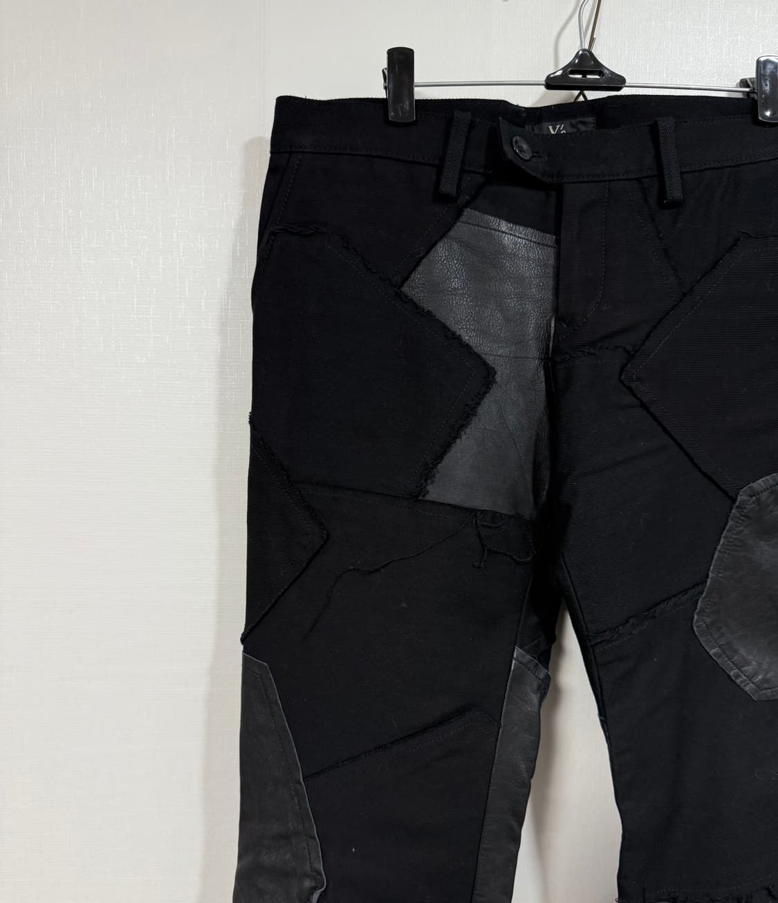 요지야마모토 아카이브 카우레더패치 러프아웃 팬츠 상품이미지1