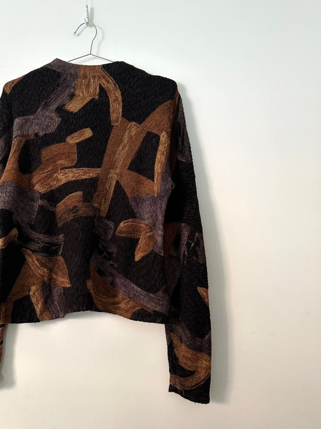Leaf pattern moc neck knit / brown 상품이미지6