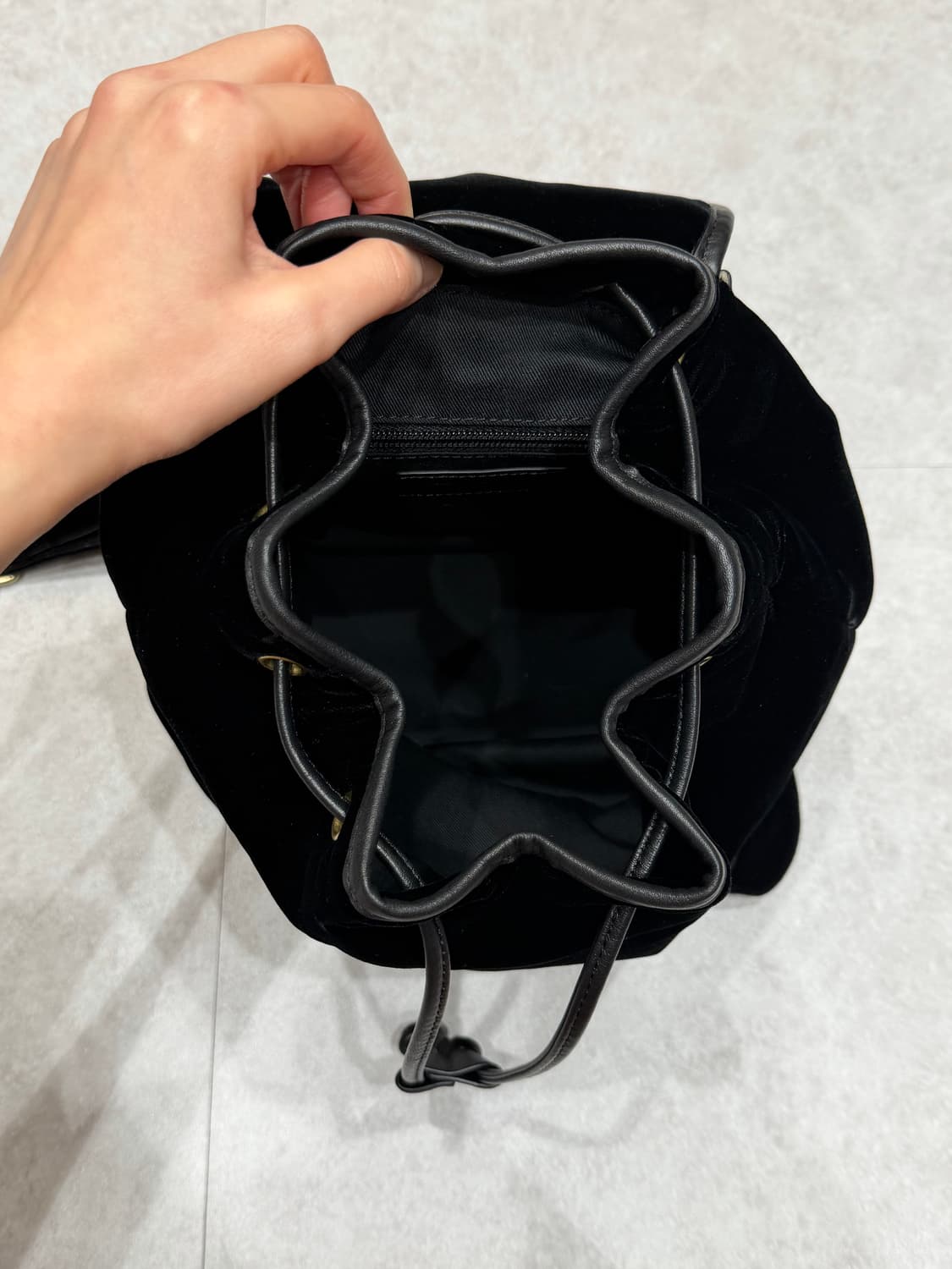 더바넷 벨벳 백팩 상품이미지4