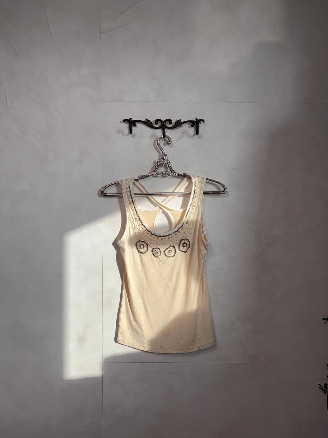 Ivory ethnic beads back strap sleeveless 상품이미지1