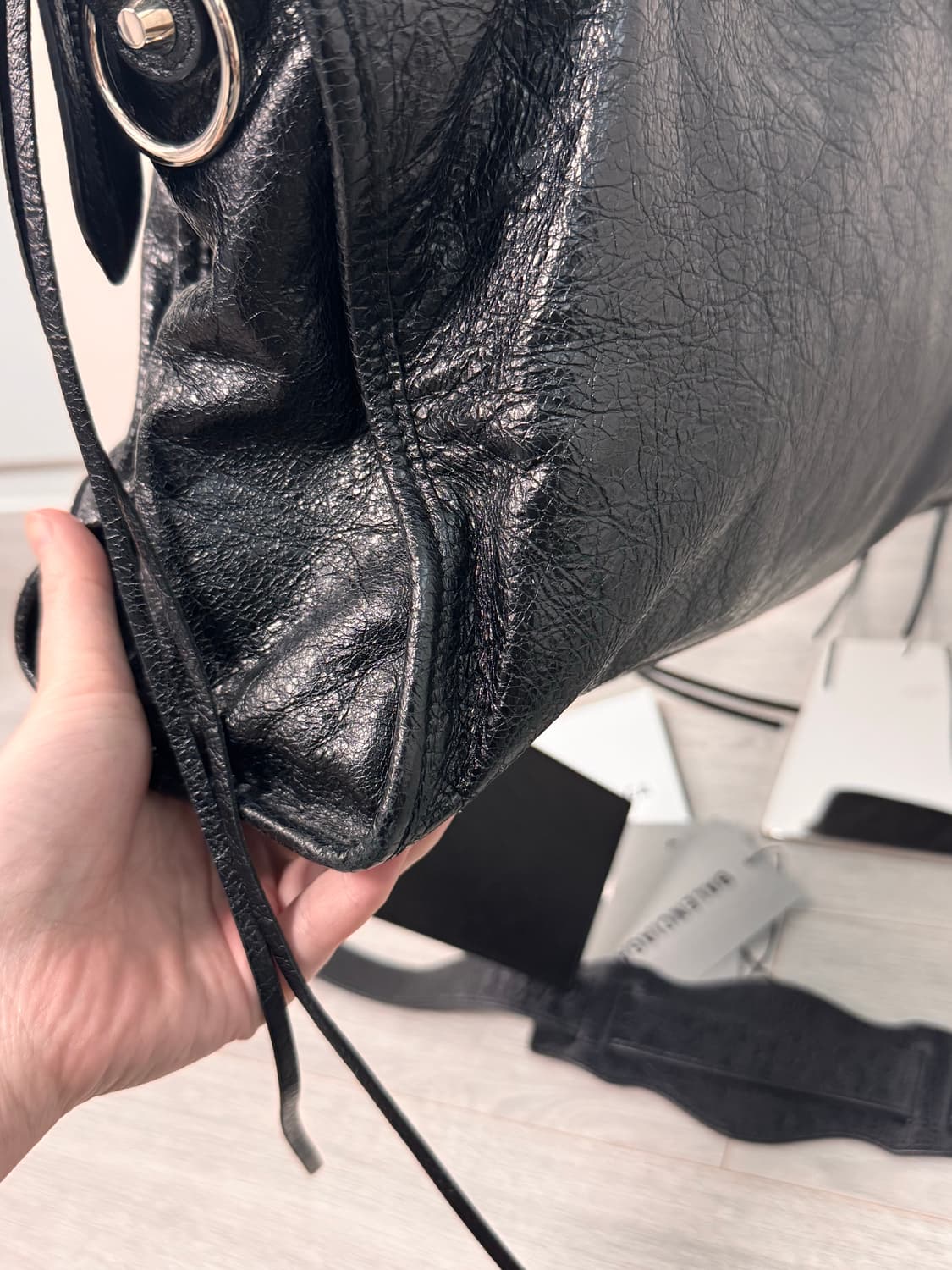 발렌시아가 모터백 시티백 미디움 블랙 상태A- 영수증o 상품이미지4