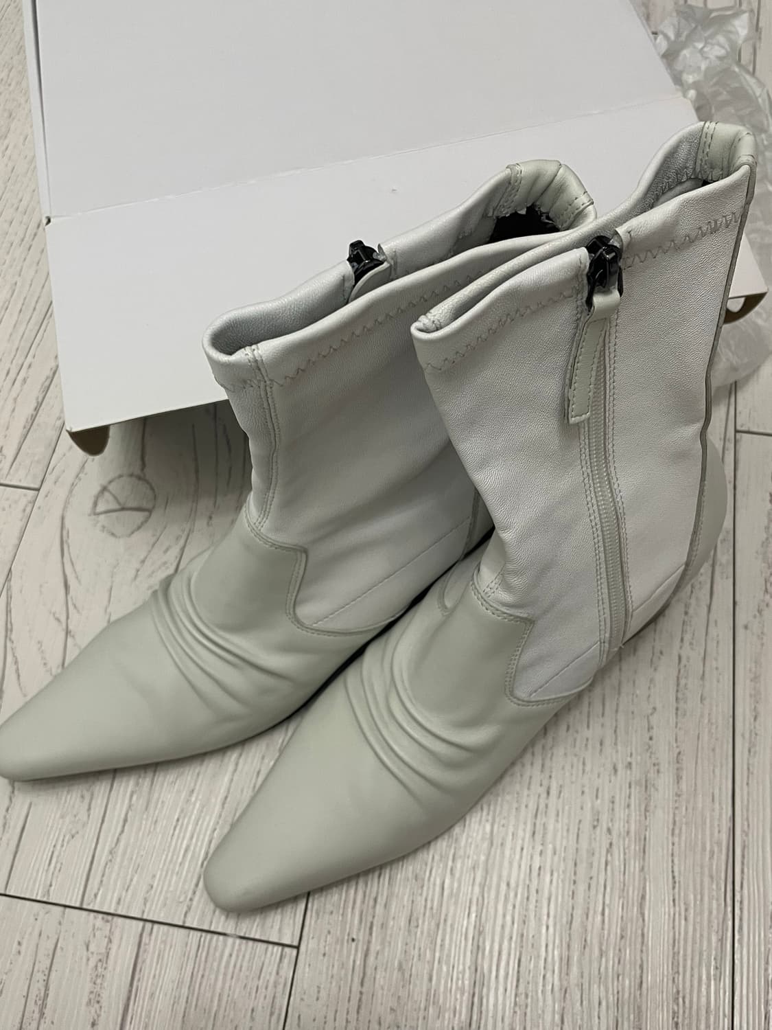 마뗑킴 화이트 부츠 245 상품이미지1