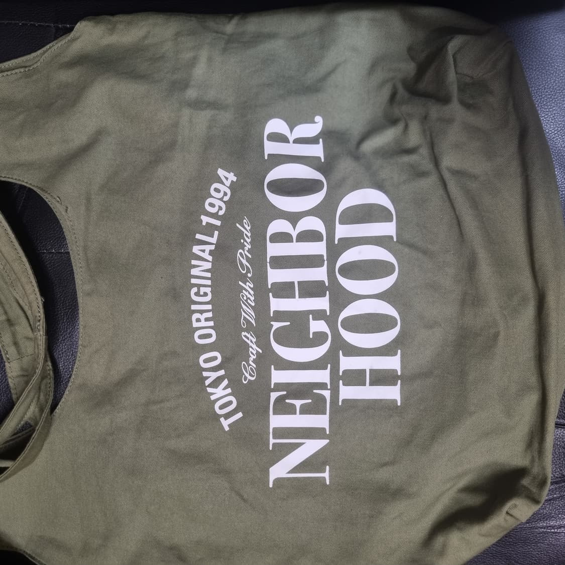 네이버후드 숄더백 카키  상품이미지1