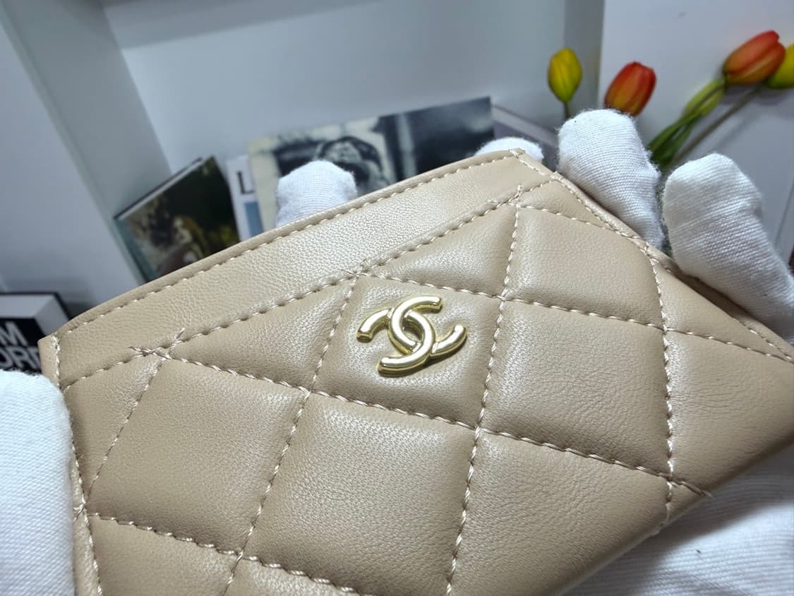 샤넬뷰티 램스킨 카드지갑 베이지 풀박스 상품이미지4