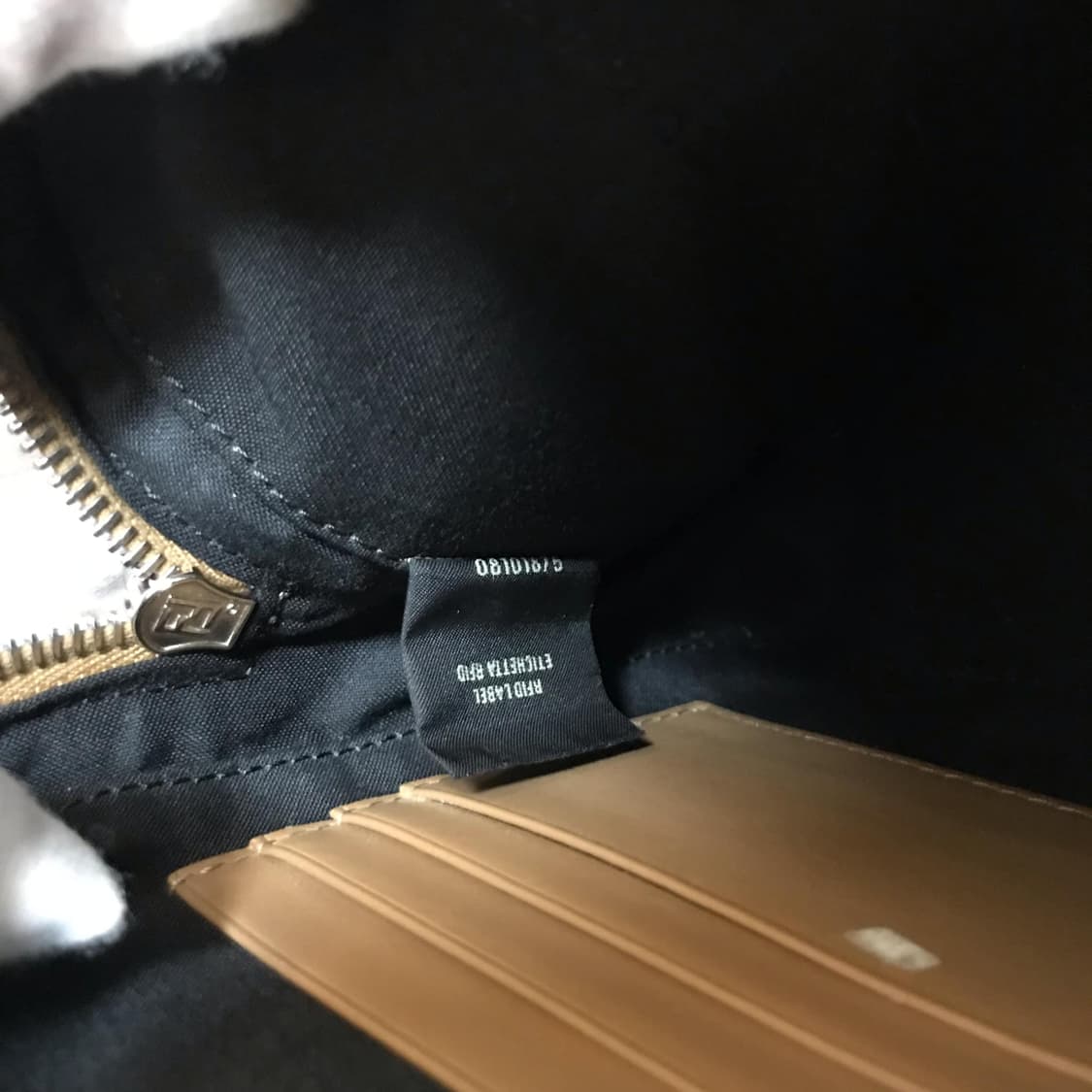 {closet}[크림제품]펜디 레더 패브릭 멀티컬러 카메라백 상품이미지6