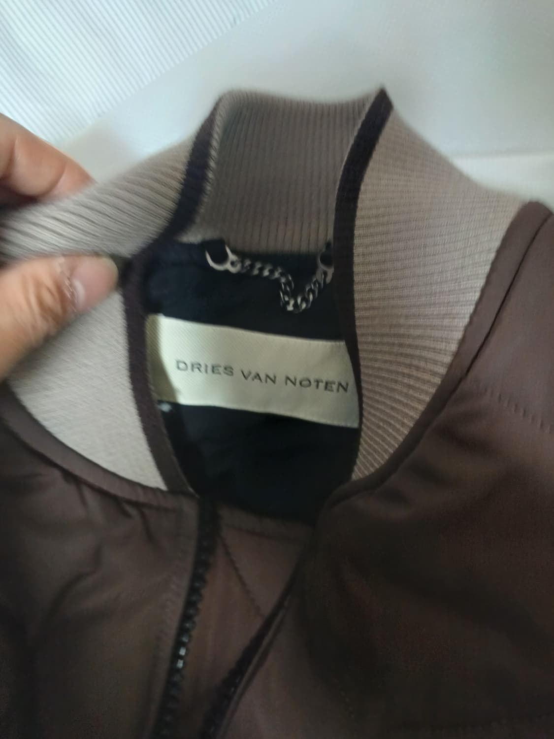 [L] 드리스반노튼 브라운 퀄팅 봄버 새상품 상품이미지6