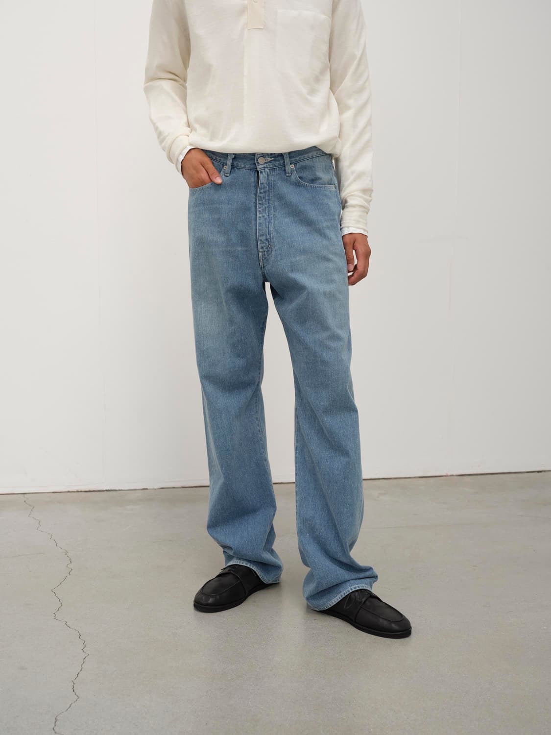 AURALEE SELVEDGE FADED LIGHT DENIM PANTS 상품이미지3