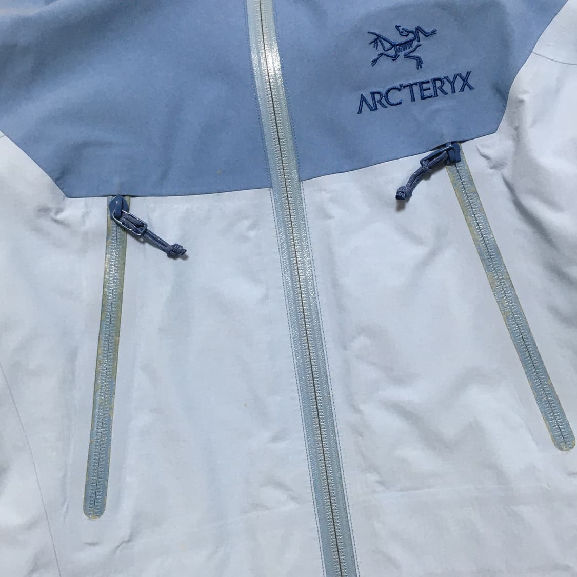 아크테릭스 파스텔 스카이블루 배색 베타 ar beta ar 바람막이 상품이미지6