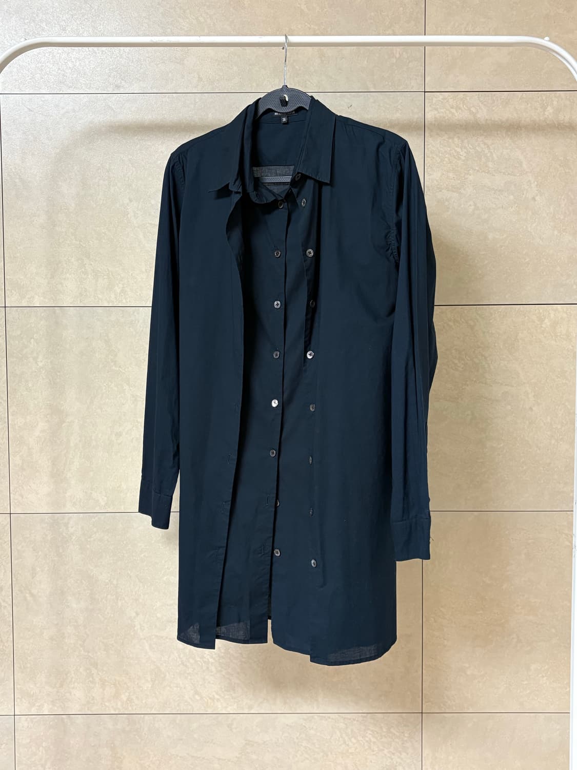 앤드뮐미스터 07fw 더블 레이어 백 스트랩 셔츠 상품이미지1