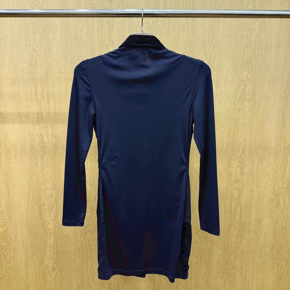 모스키노 진스 셔츠 미니 원피스 골든버튼 벨벳배색 디테일 슬림핏 블랙 상품이미지3