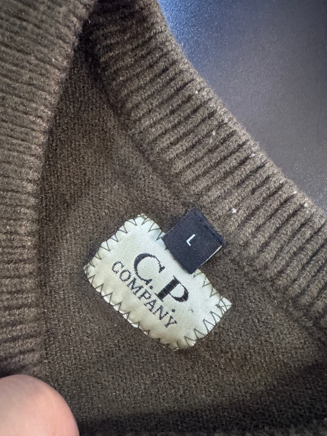 여성 C.P 컴퍼니 리메이크 커스텀 렌즈 절개 니트 S ~ M 상품이미지3