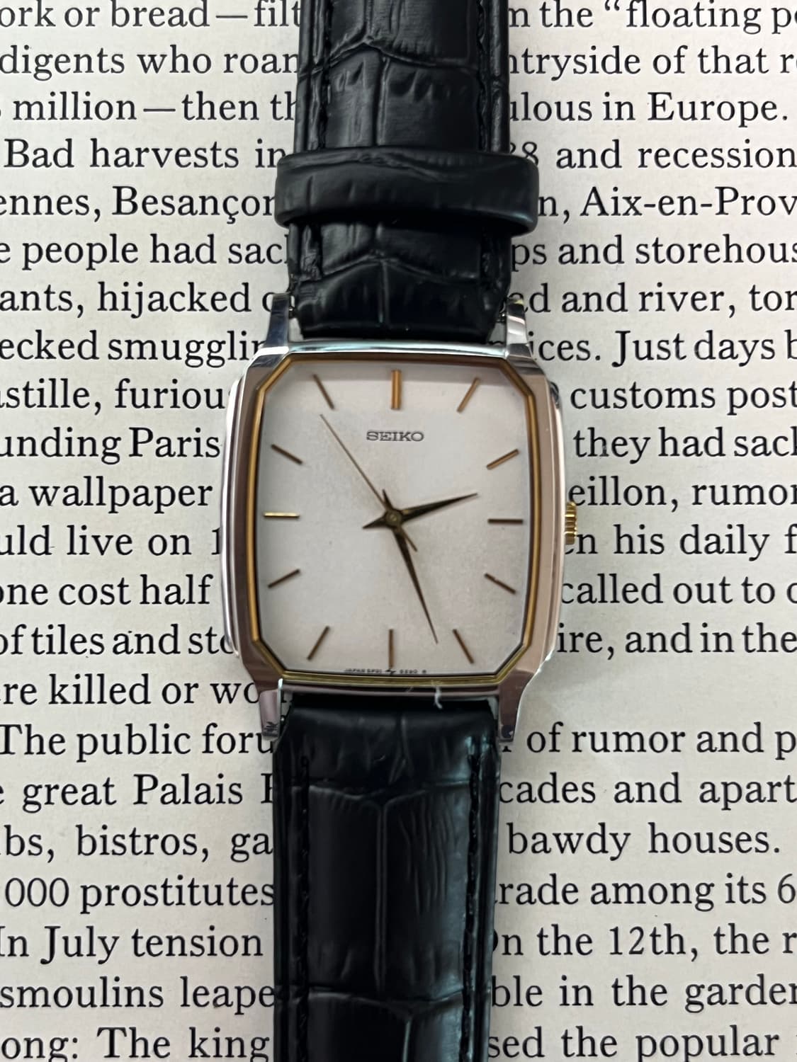 Vintage Seiko Quartz Tank Watch 상품이미지4
