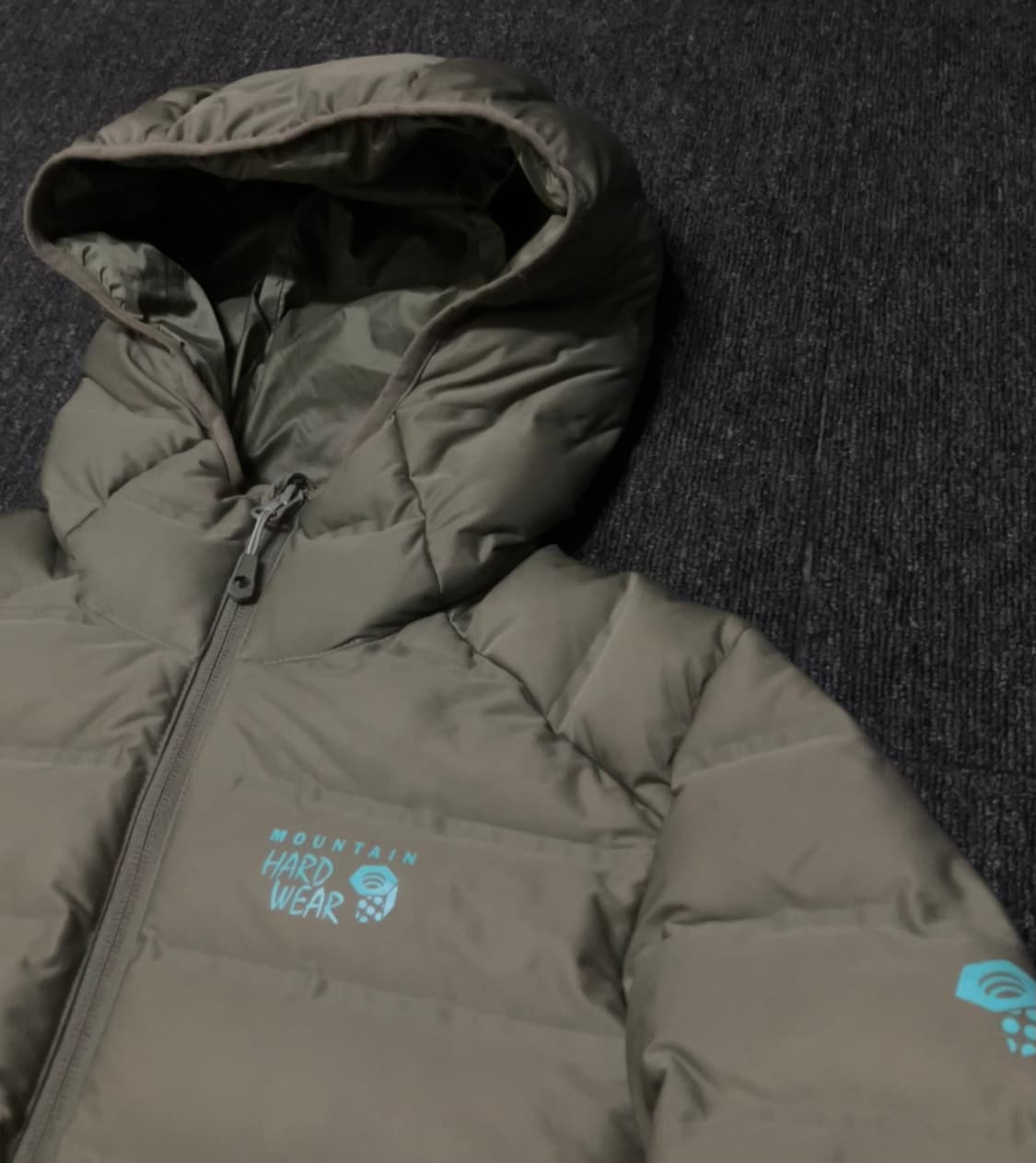 마운틴하드웨어 스트레치 경량패딩 후디 우먼 상품이미지2