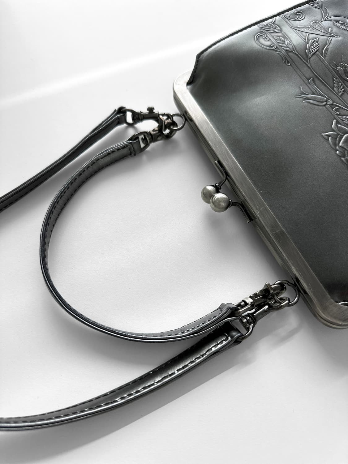 90~00s 장 폴 고르티에 로즈 엠보싱 프레임 백 상품이미지8