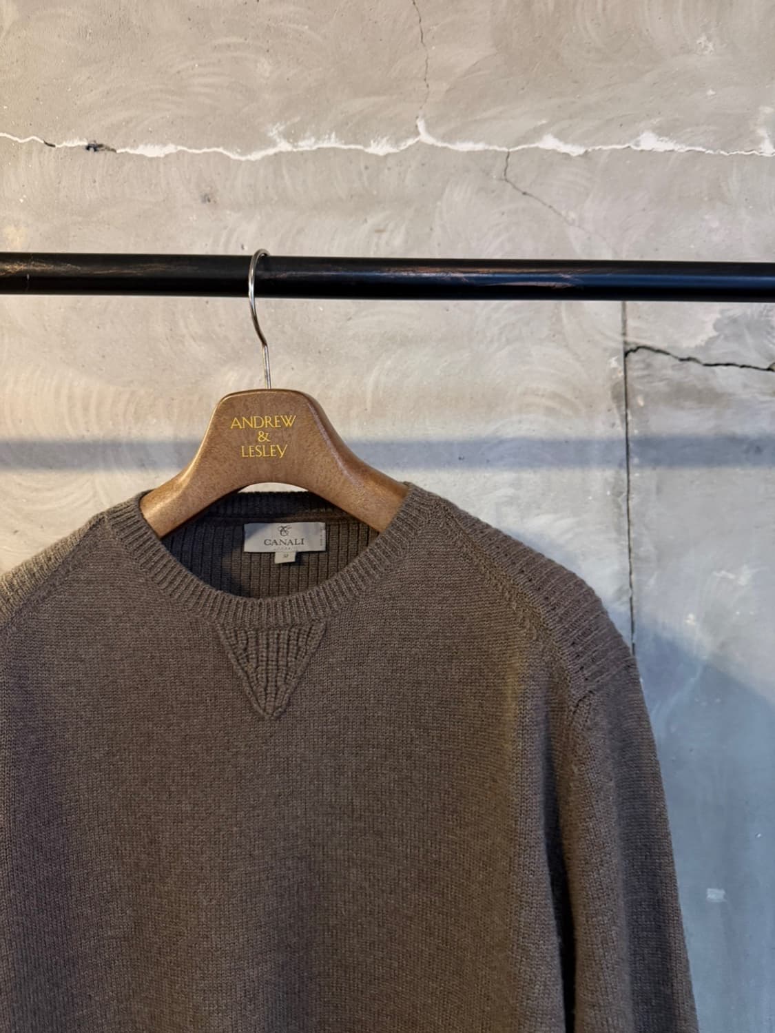 까날리 스웨이드 패치 니트 100 상품이미지4