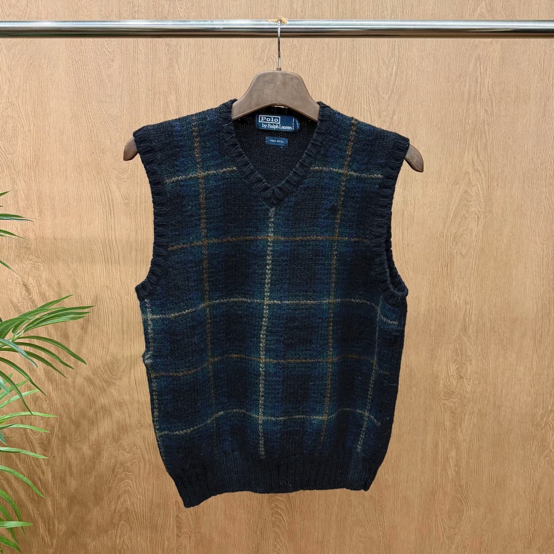 폴로 랄프 로렌 브이넥 베스트 체크 패턴 디테일 레귤러핏 다크 그린 상품이미지1