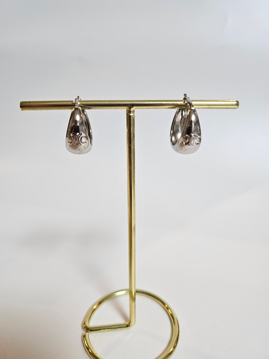 셀린느 트리오페 볼드 후프 귀걸이 상품이미지1