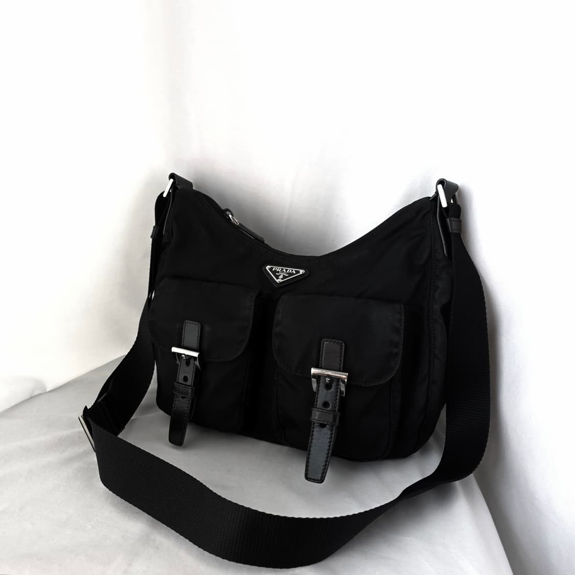 [정품 PRADA] 프라다 투포켓 호보백 크로스백 남녀공용 상품이미지1
