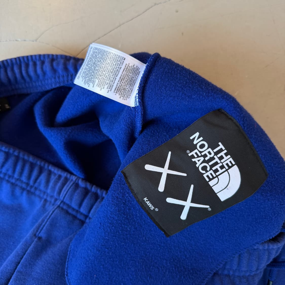 노스페이스 x 카우스 볼트 블루 스웻팬츠 상품이미지4