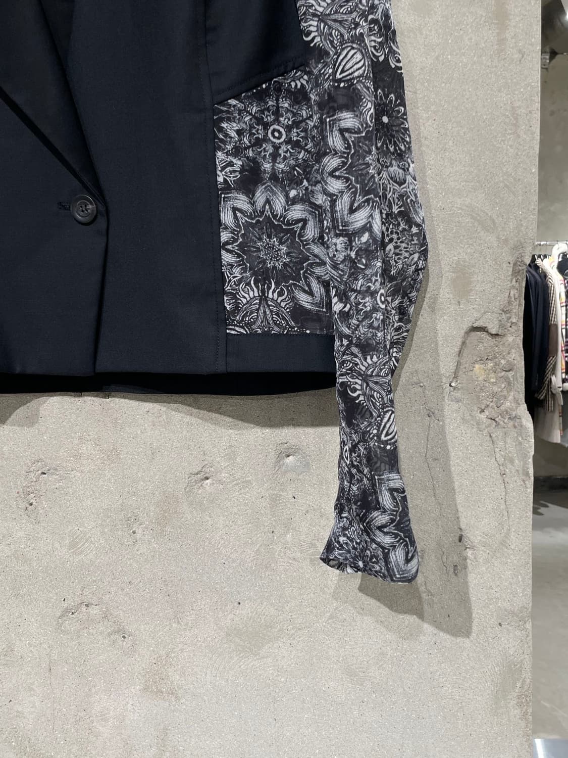 헬무트랭 블랙 쉬폰 1B 크롭 블레이저 상품이미지5