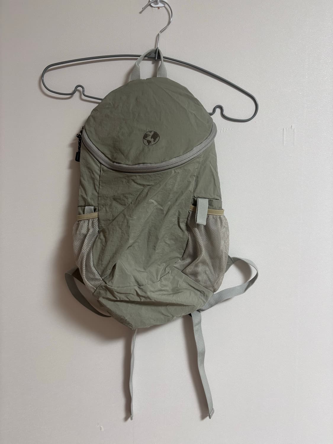 유일매물) 어스지구 백팩 그레이 상품이미지1