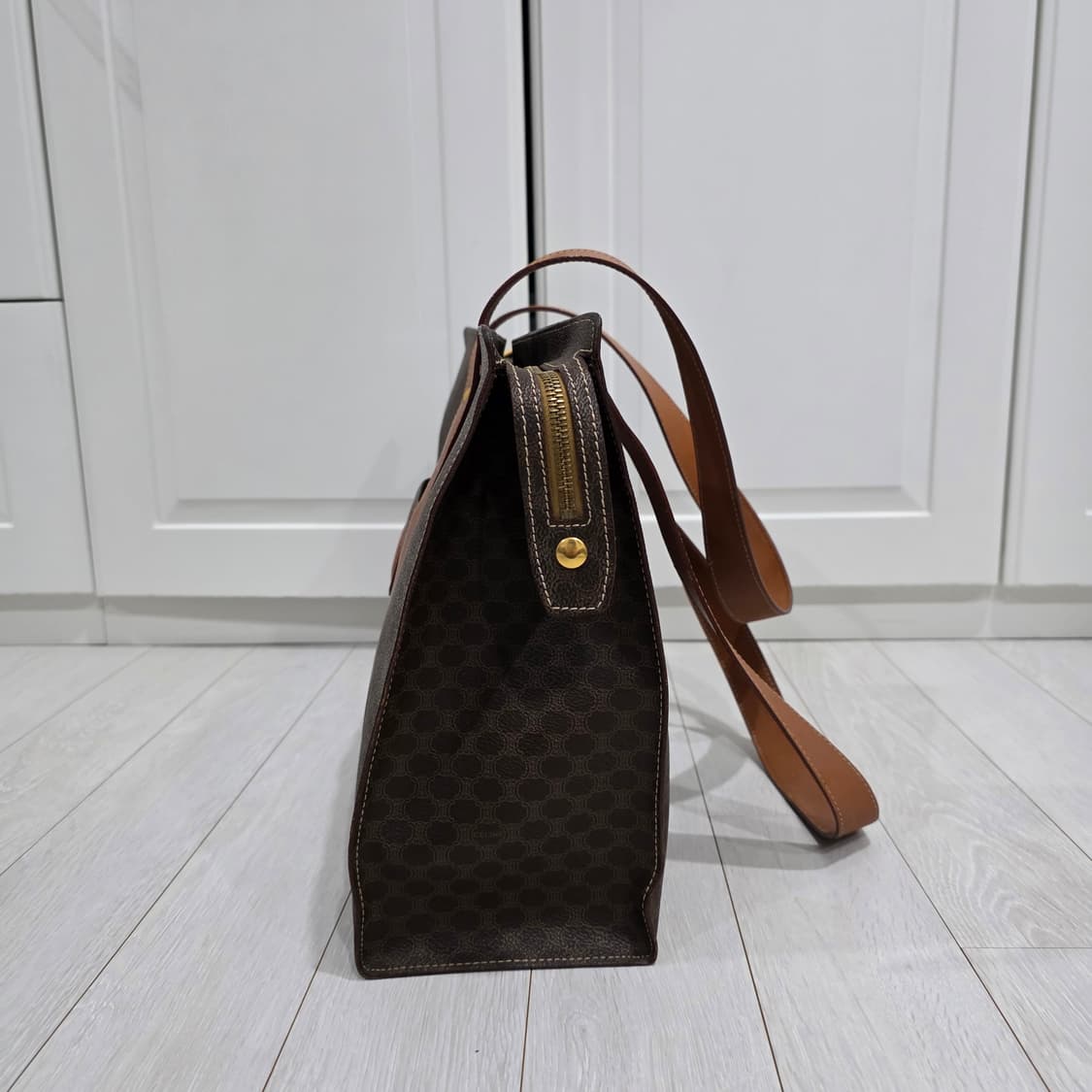 셀린느 마카담 트리옹프 숄더백 쇼퍼백 남녀공용 주우재백 상품이미지6