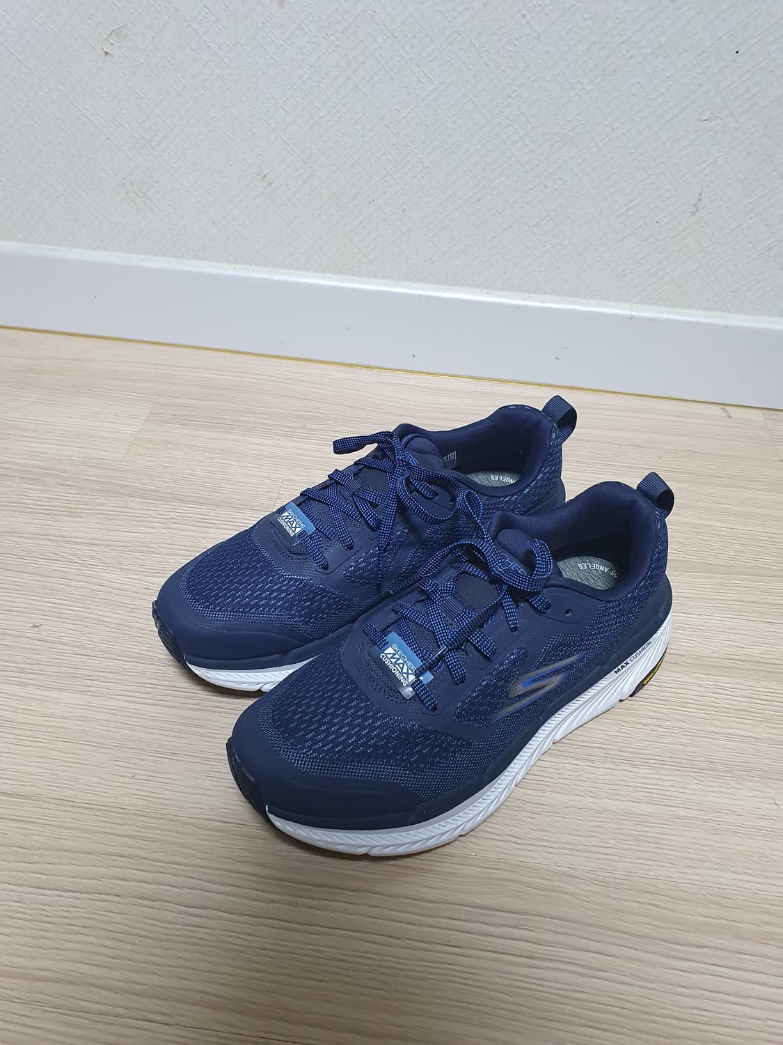 스케쳐스 맥스쿠셔닝 운동화 270 상품이미지4