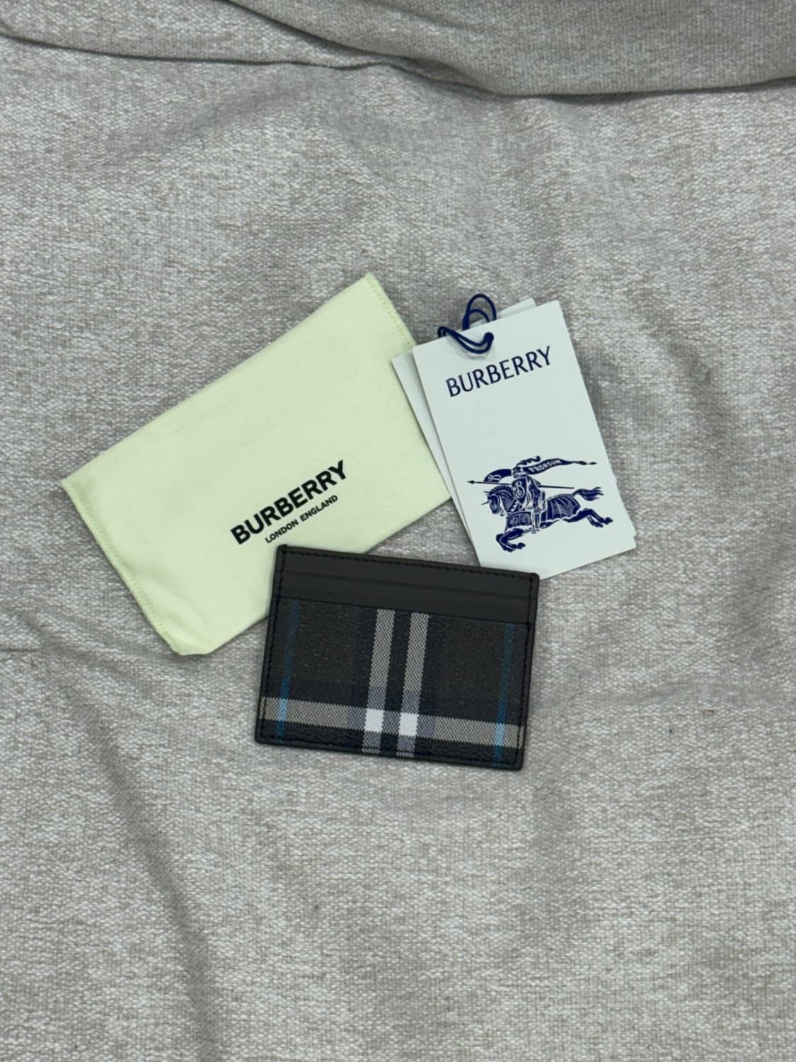 새상품 버버리 체크 카드지갑 상품이미지4