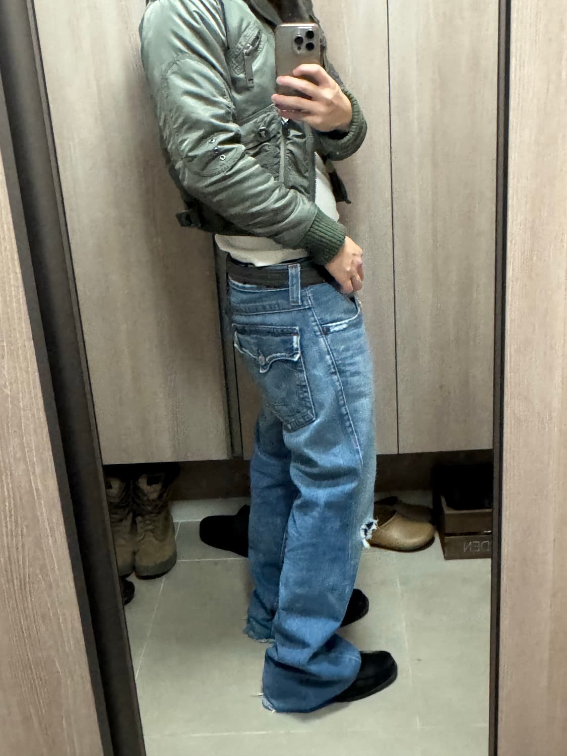 트루릴리젼 조이 슈퍼 티 부츠컷 데님 32 상품이미지2